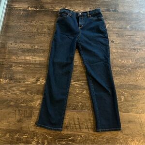 Classic medium wash denim Women's Jeans Gloria Vanderbilt pants petite size 4